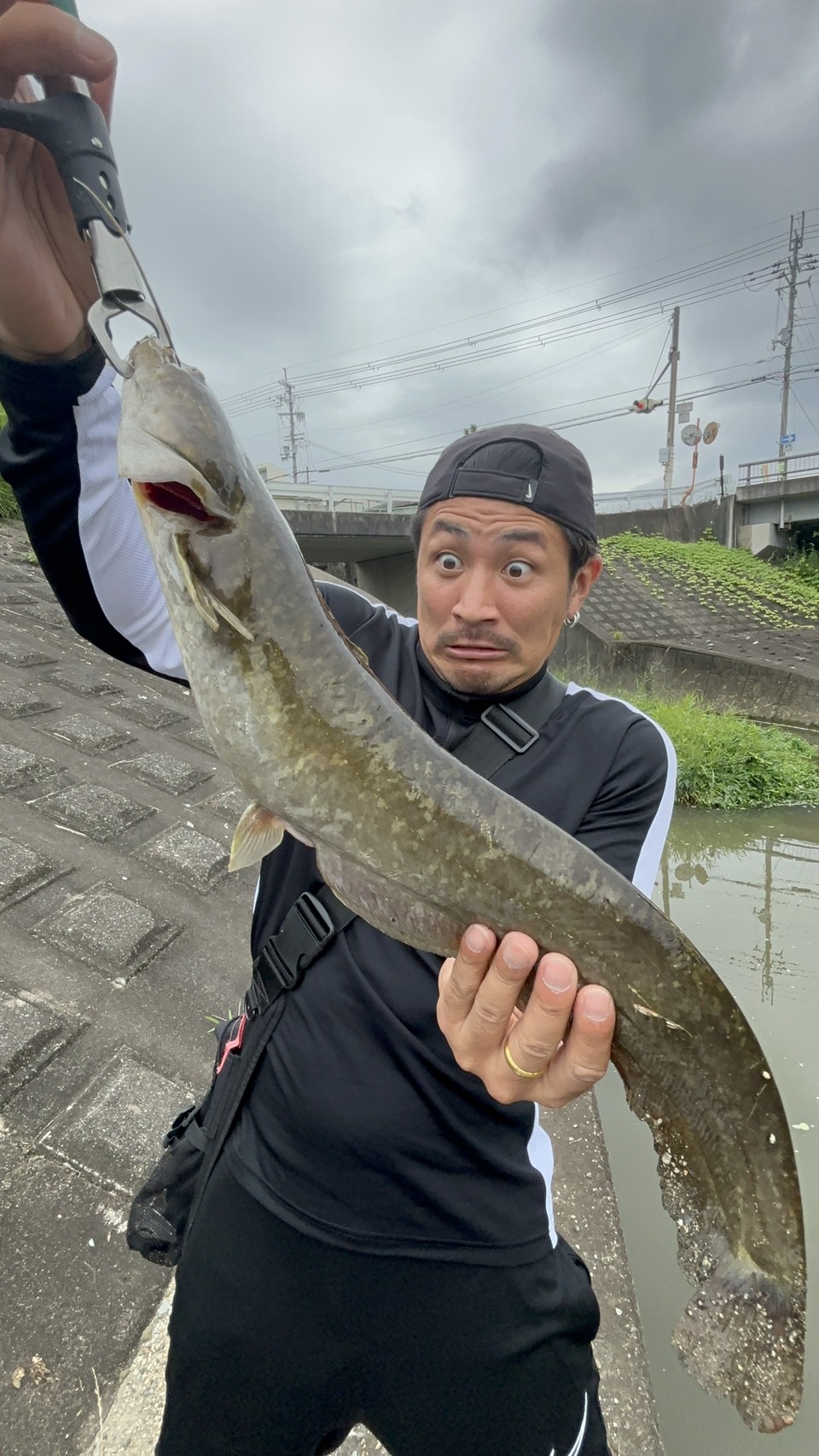 ドライバーのTOSHIYAN氏と釣り